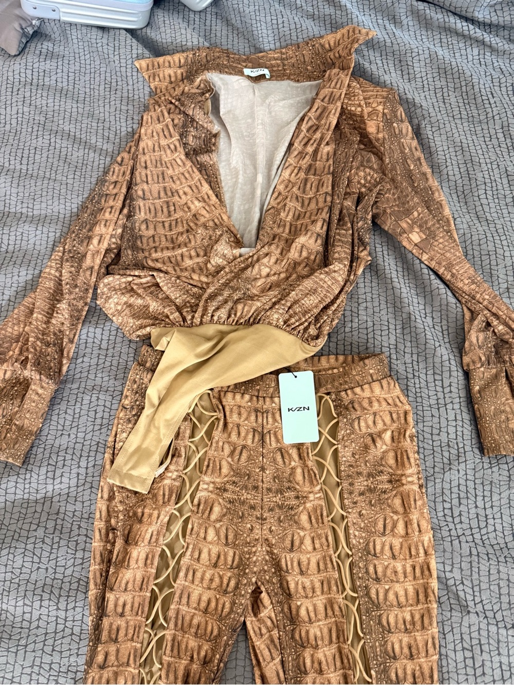 Wide Leg Brown Textured Pants & Matching Top Set - Picture 4 of 5